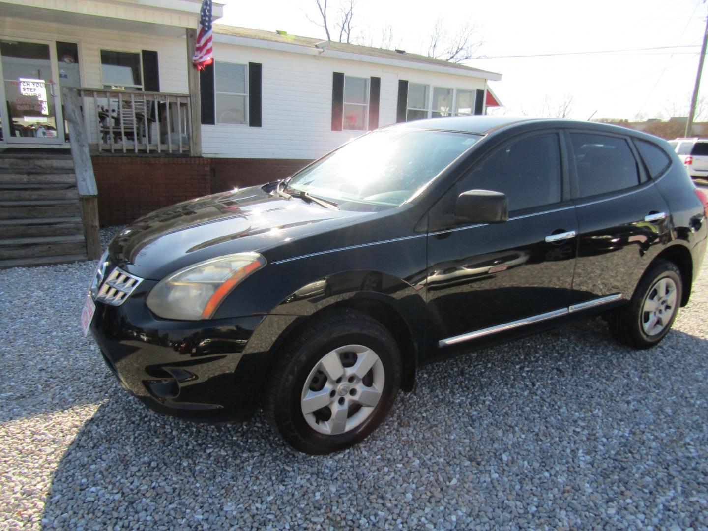 2014 Black /Gray Nissan Rogue S 2WD (JN8AS5MT5EW) with an 2.5L L4 DOHC 16V engine, Automatic transmission, located at 15016 S Hwy 231, Midland City, AL, 36350, (334) 983-3001, 31.306210, -85.495277 - Photo#2